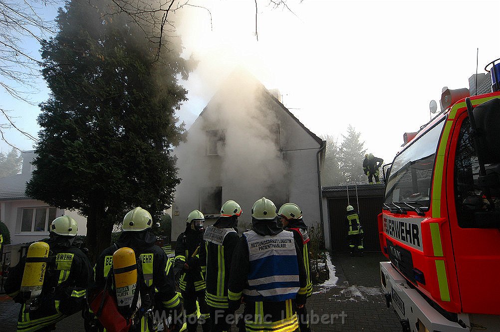 Feuer Einfamilienhaus Koeln Suerth Rotdornallee P30.jpg